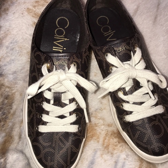 Calvin Klein shoe - Picture 3 of 3